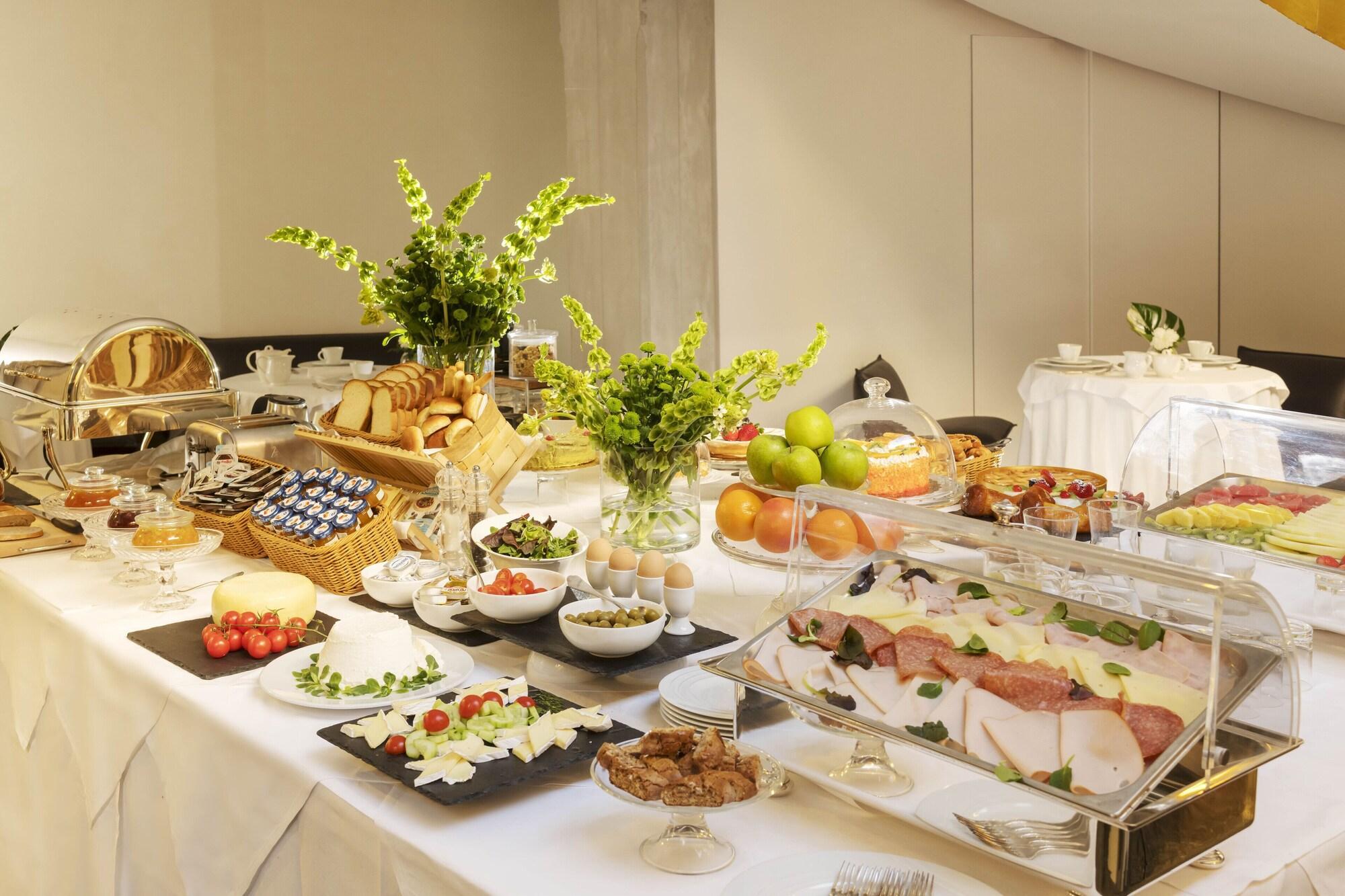 Hotel Royal Bissolati Рим Екстериор снимка
