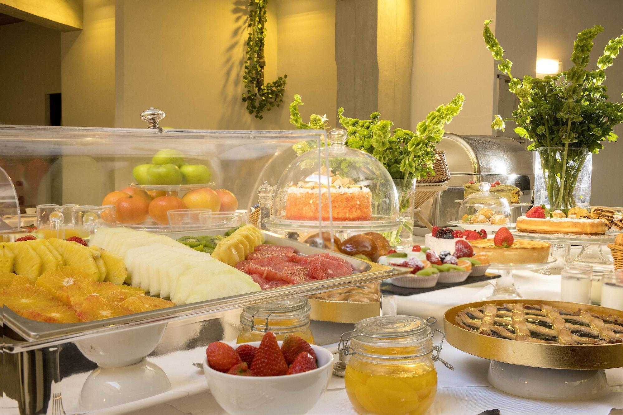 Hotel Royal Bissolati Рим Екстериор снимка